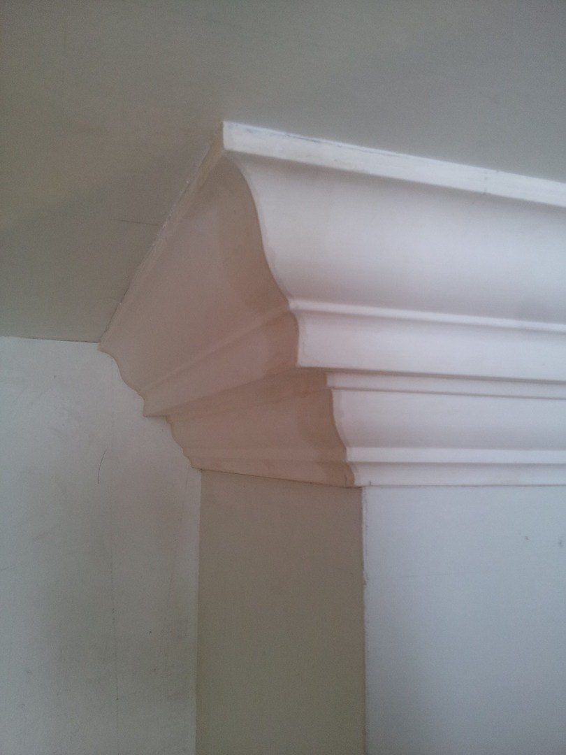 The Regency R1 cornice in section
